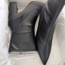 Aldo women’s Figtree Boots Size 10