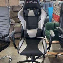 Black and gray gaming chair $70