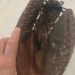 Wilson A2680 Trapper Three Finger Baseball Glove