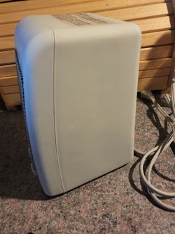 Pelonis Safe-T-Furnace 1500 W Portable Ceramic Space Heater and Fan HC-441W  for Sale in Coventry, RI - OfferUp