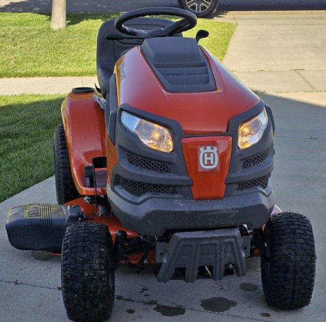 2024 Husqvarna riding mower - $1,700 (West end