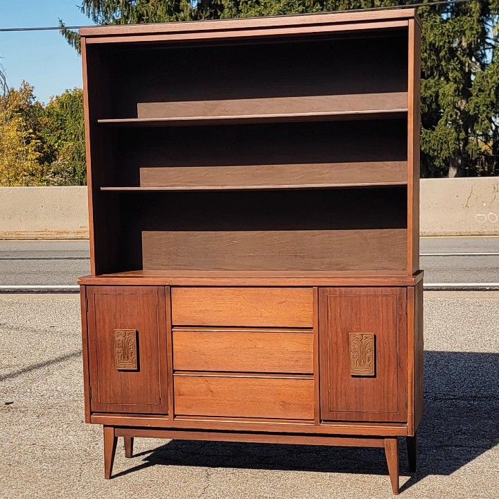 Mid-century Modern Hutch - Bassett Aztec