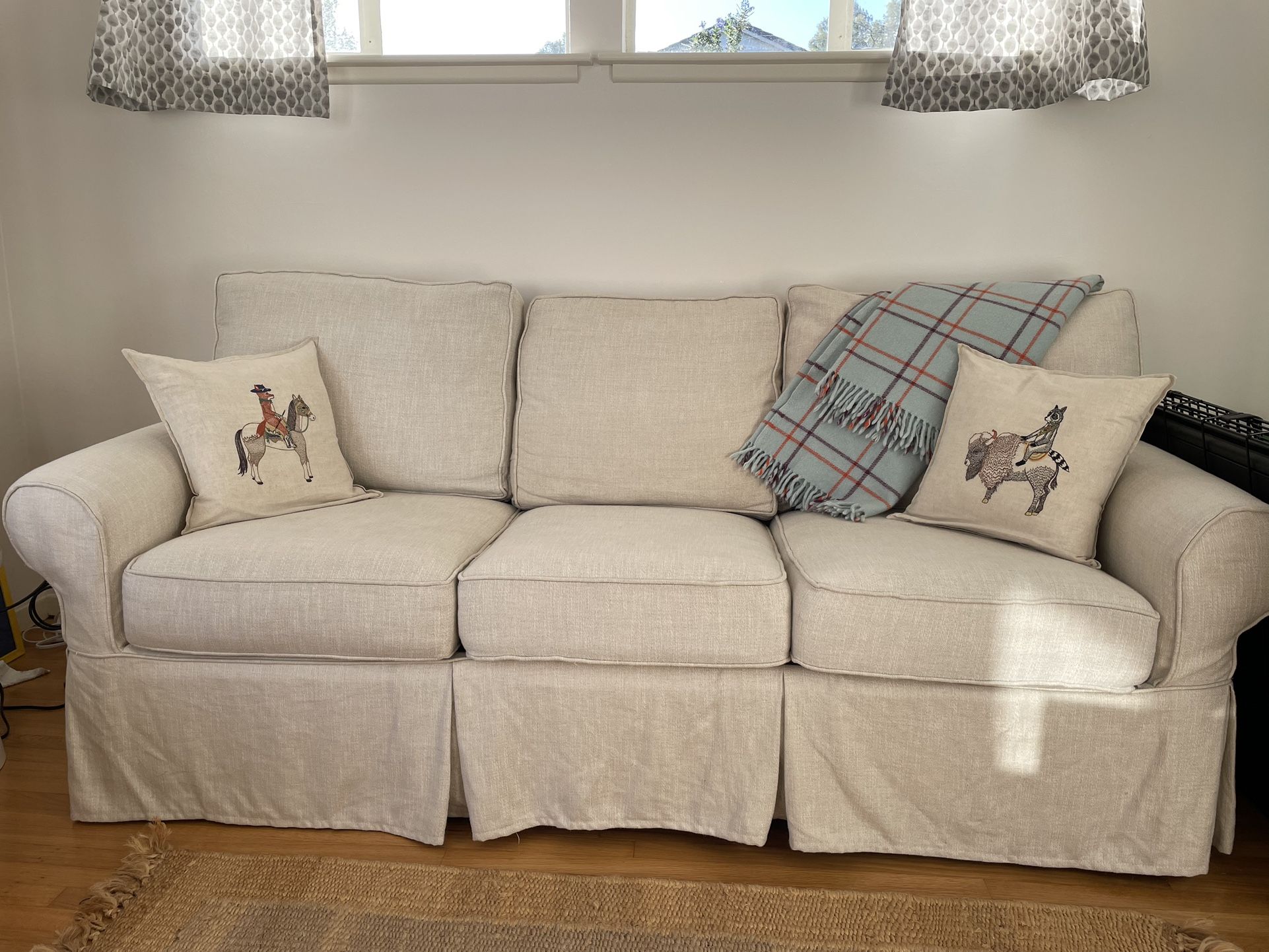 Pottery Barn sleeper sofa — Like New for Sale in Santa Barbara, CA