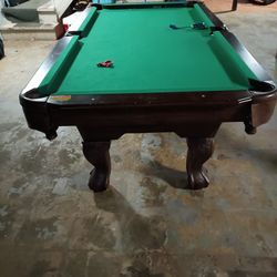 7 Foot Pool Table 