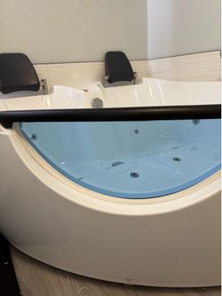 Bathtub Jacuzzi