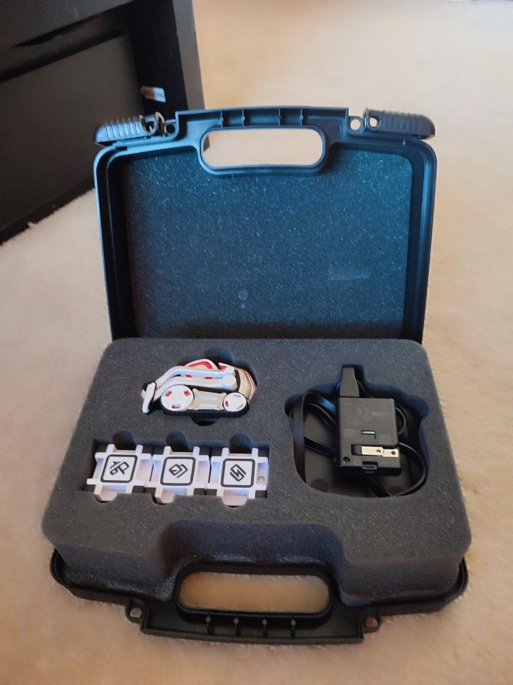 Anki Cozmo Robot Premium Edition