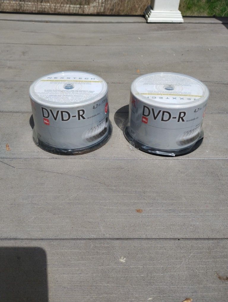 Lot Of 100 DVD-R