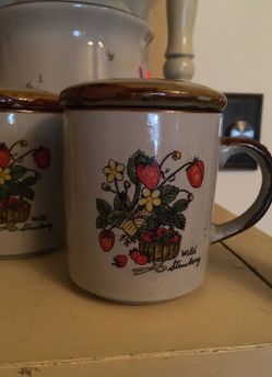 Wild Strawberry Mugs 2 from Taiwan, Vintage