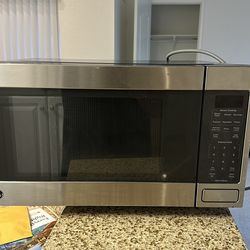 GE Microwave - 1150 Watts