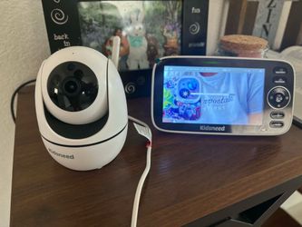Baby camera with mobile screen