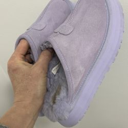 Like New Ugg Shoes Women Size 6