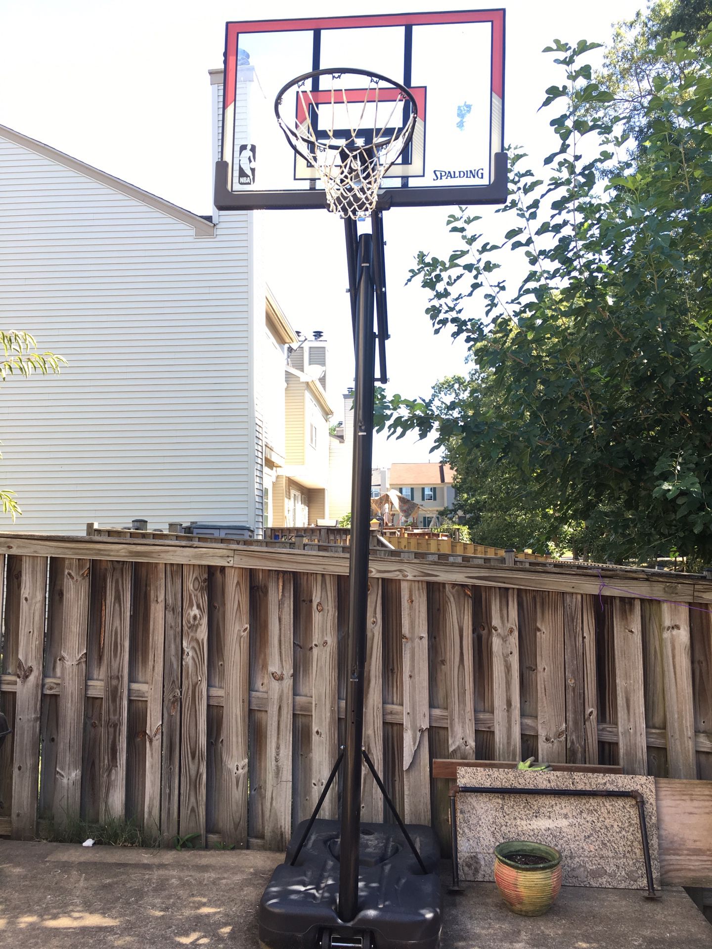 Portable basketball hoop,