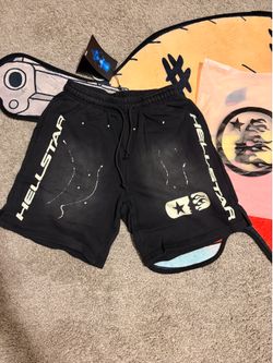 Black hellstar shorts thick material