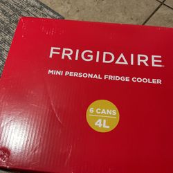 FRIGIDAIRE MINI FRIDGE 