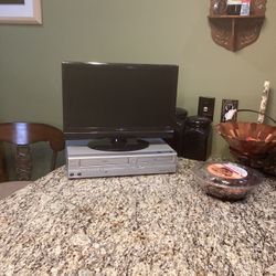 VCR DVD Plus free TV See All 4 Picks