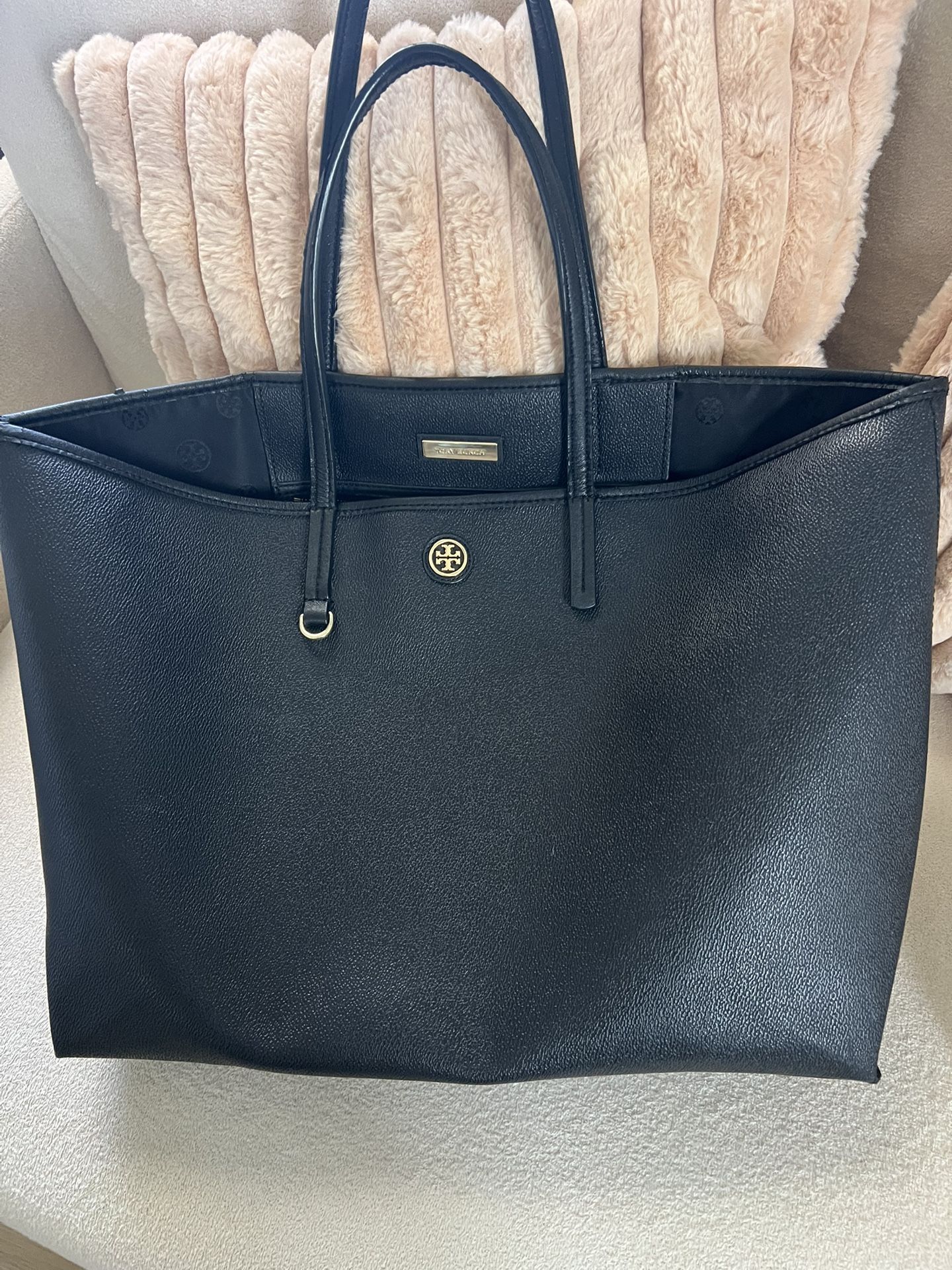 Used. Good Condition. Tory Burch Work/office Bag