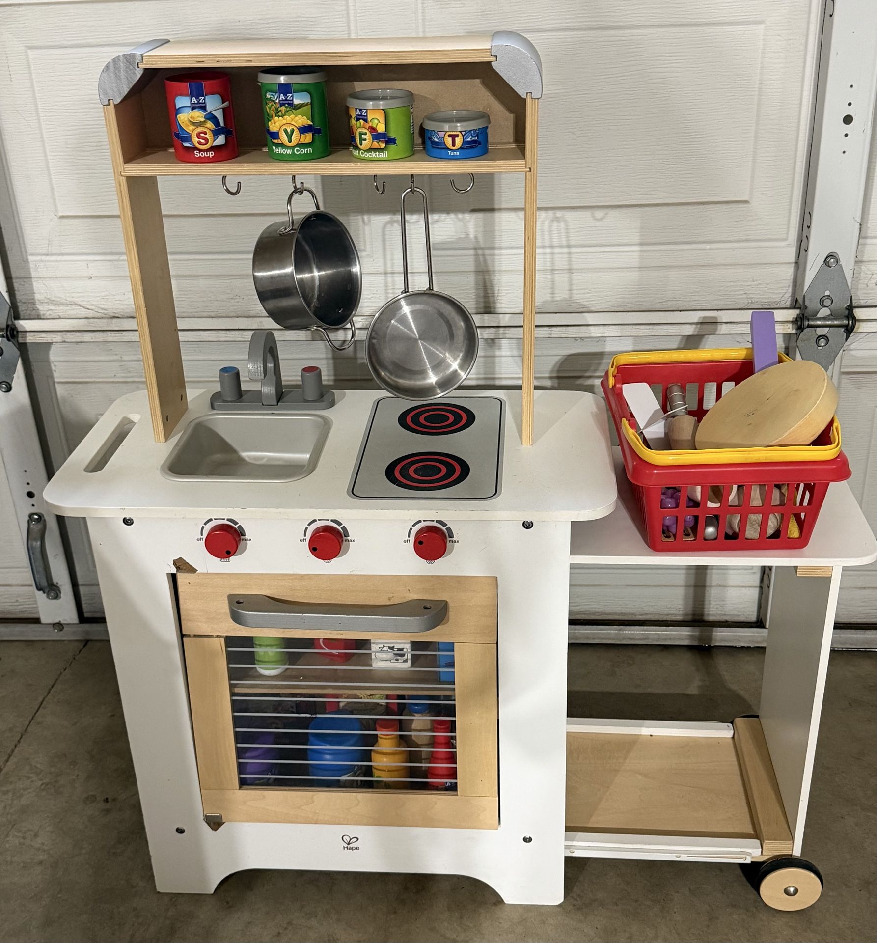 Hape Cook ‘N Serve Kids Contemporary Pretend Play Wood Kitchen with play food & access.
