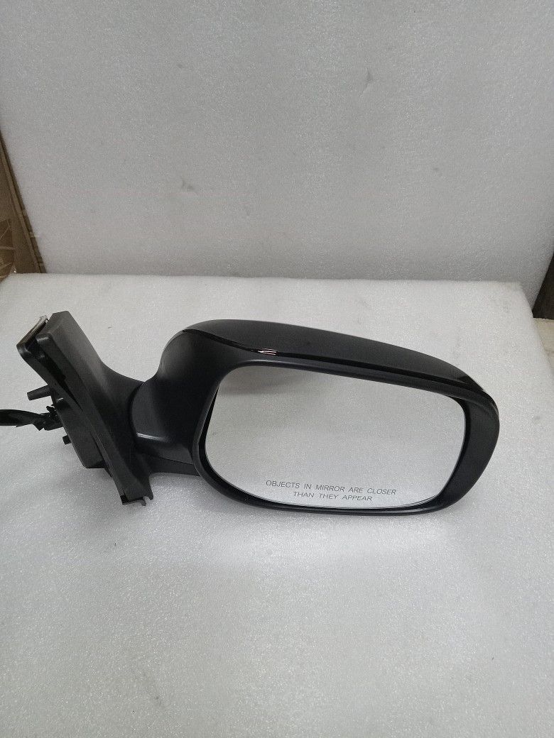 2009---2013 Toyota Corolla RH Door Mirror