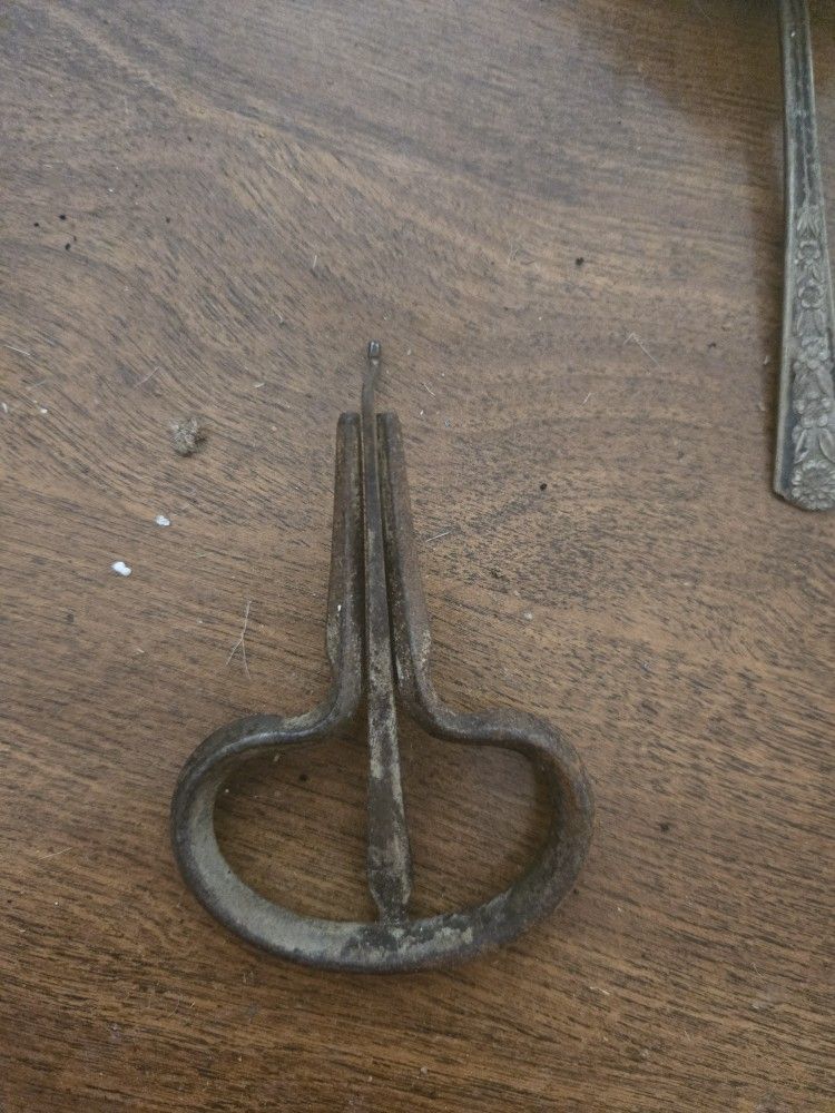 Old ass Pliers I think