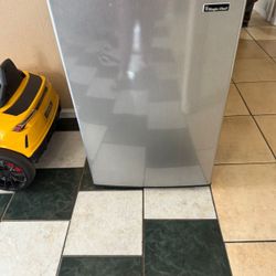 New Mini Fridge 