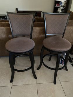 Bar stools In New Condition