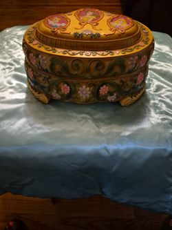 Vintage 1991 Disney Princess Music Jewelry Box 