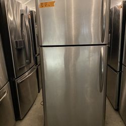 Frigeraide beautiful stainless steel refrigerator French door everything works perfectly first come first served 