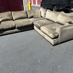 Comfy Nice Sectional Couch🔥
