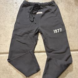 1977 Iron Essential Sweatpants