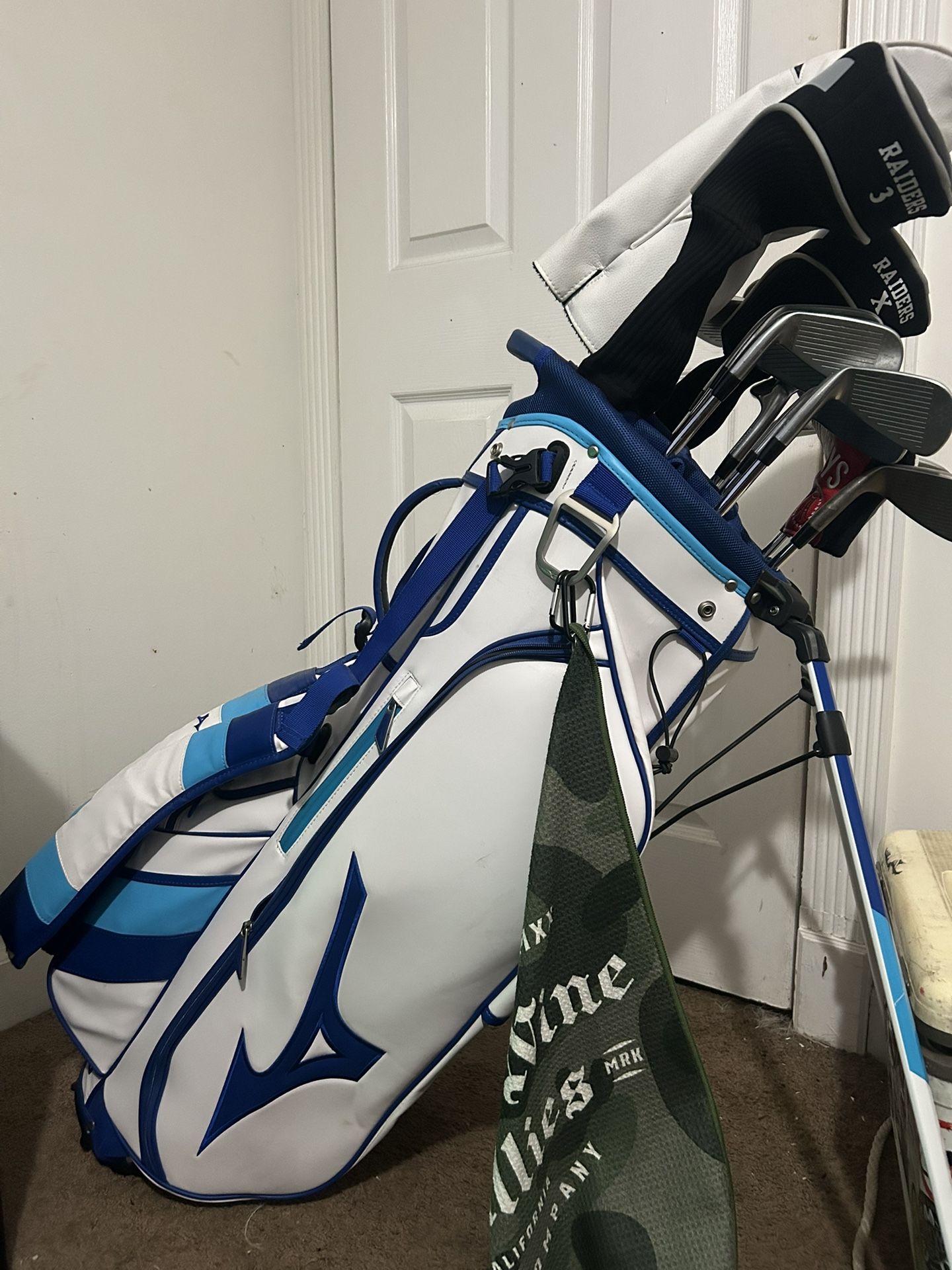 Mizuno Golf Clubs And Bag 
