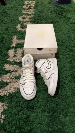 Jordan 1 Mid Iridescent (W) RARE