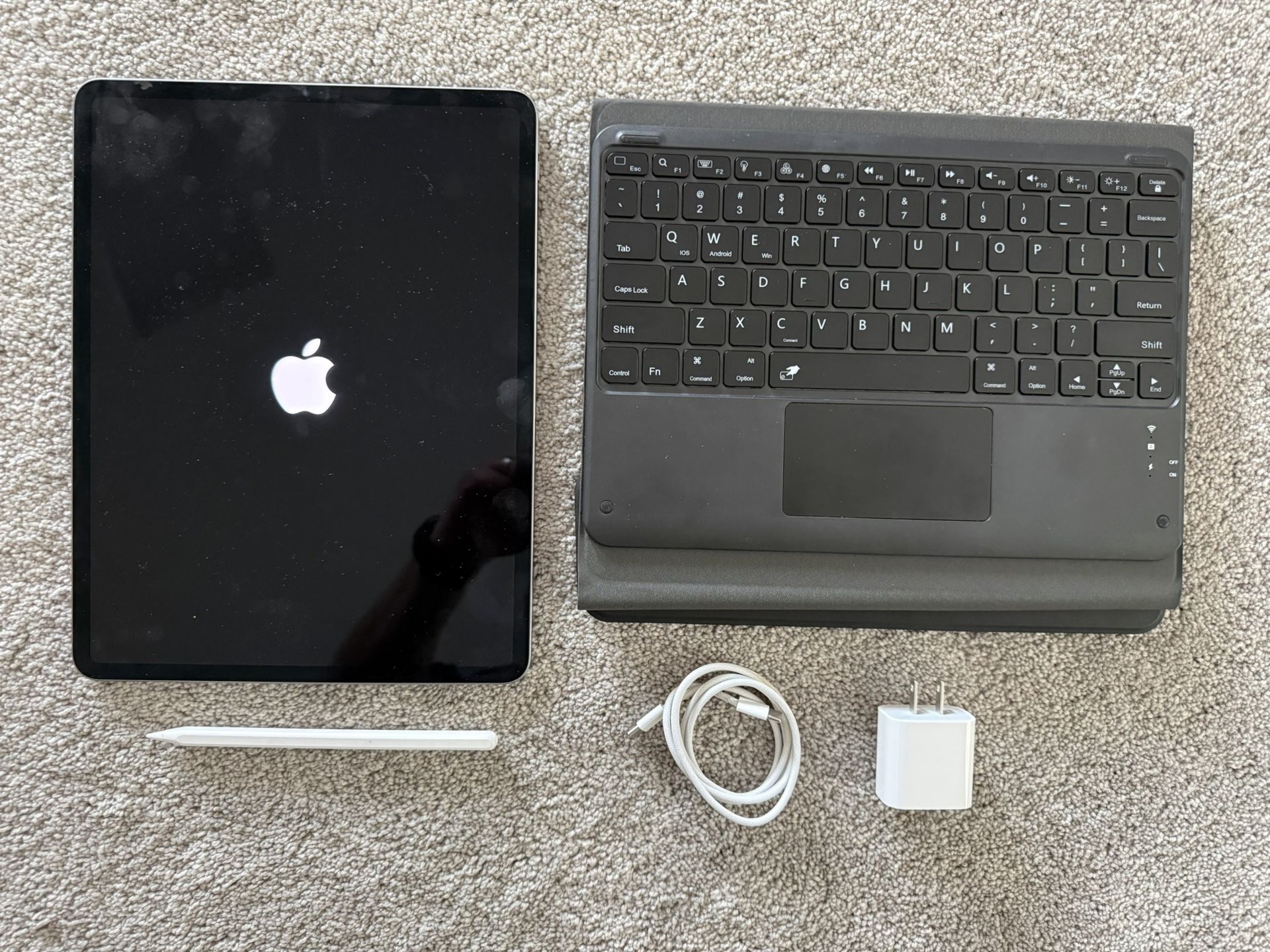 M2 iPad Pro 12.9” WiFi 128gb Bundle