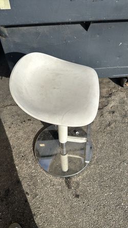 White seat