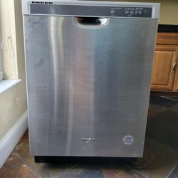 New Whirlpool Dishwasher WDF520PADM