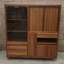 *Free*   Vintage TV Stands Entertainment Center Good Condition