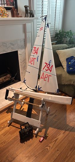 DragonFlite 95 RC Sailboat DF95