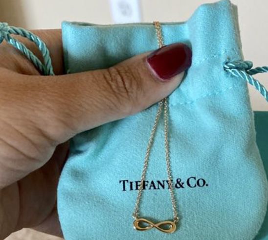 Tiffany and co 18K Gold infinity ♾ Necklace