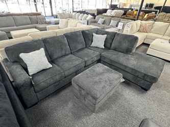 Altari Sectional. 🚚WE DELIVER🚚