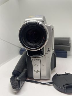 Sony Handycam DCR-PC110 Mini DV NTSC Camcorder Nightshot