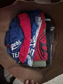 Free boys clothes sz Large
