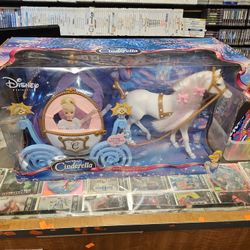 RARE 2004 Disney Princess Special Edition Cinderella Twinkle Lights Carriage 