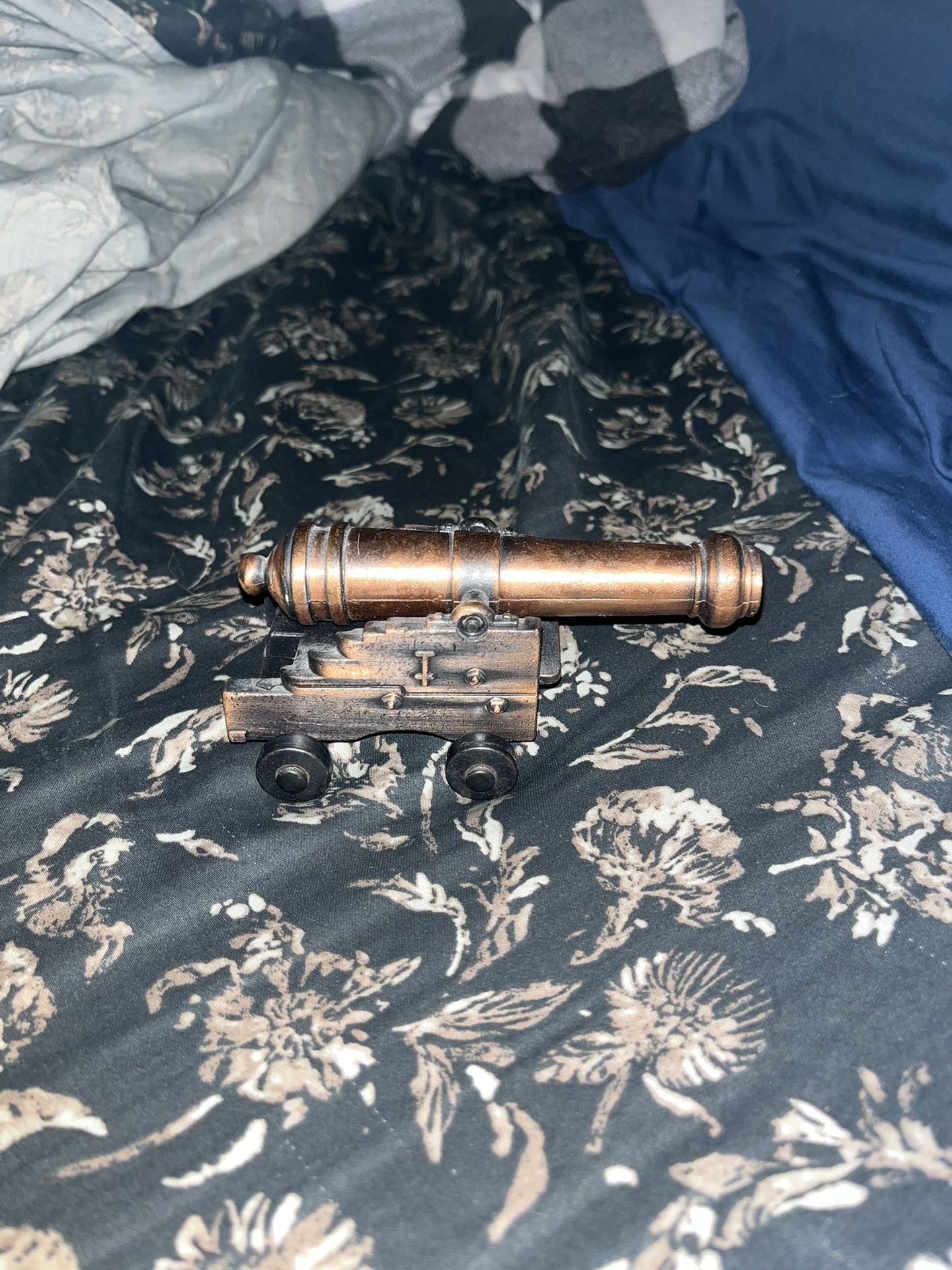 Cannon Figure