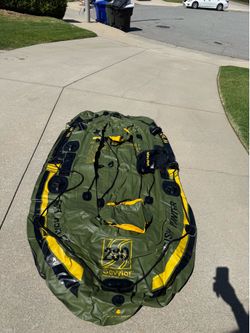 4 person fish hunter raft NEW never used