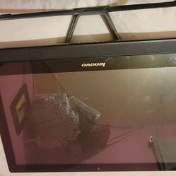 23.5” Lenovo Desktop Touchscreen Computer 