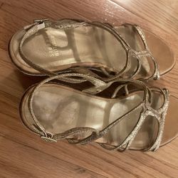 Stunning Gold Stuart Weitzman Wedge Size 8  $30