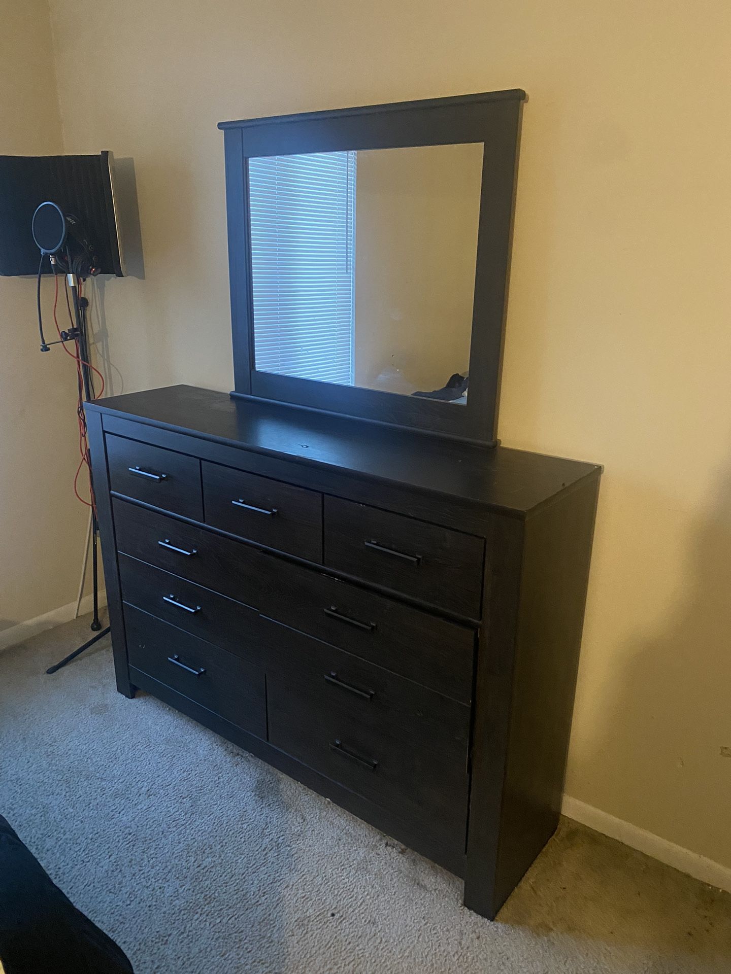 Bedroom Set for Sale $200