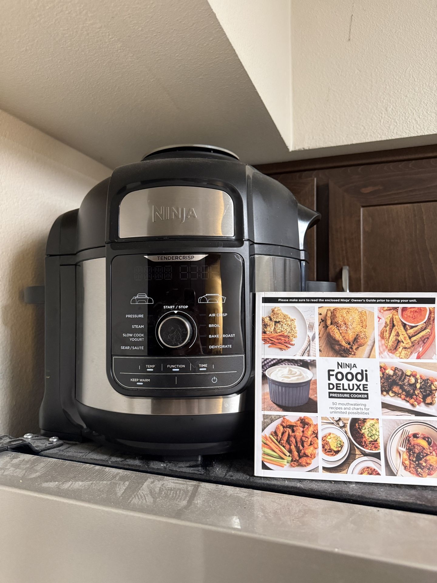 Ninja Foodi Deluxe FD401 8-Qt Pressure Cooker + Air Fryer ✨
