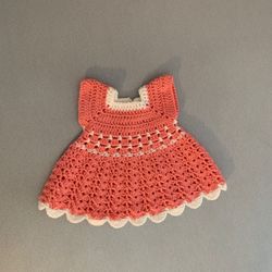 Baby dress crocheted