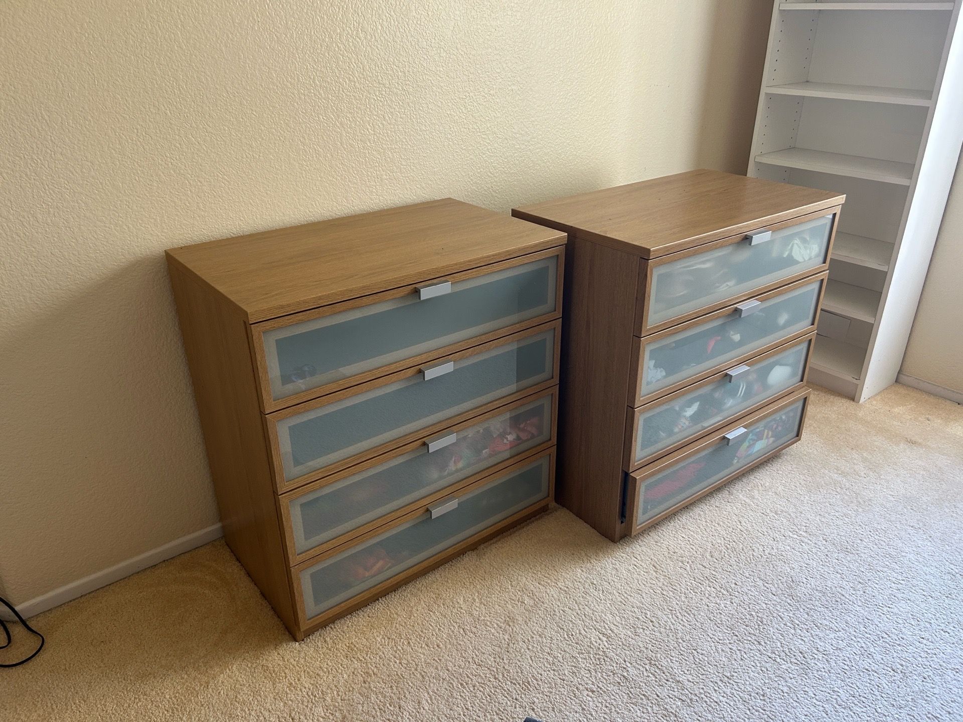 Dresser set. 2pc