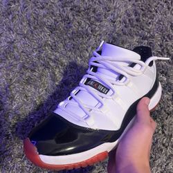 Jordan 11 Retro Low ‘Concord Bred’